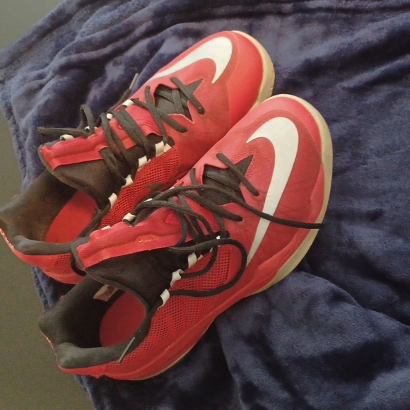 Shoes - Picture 1 of 3